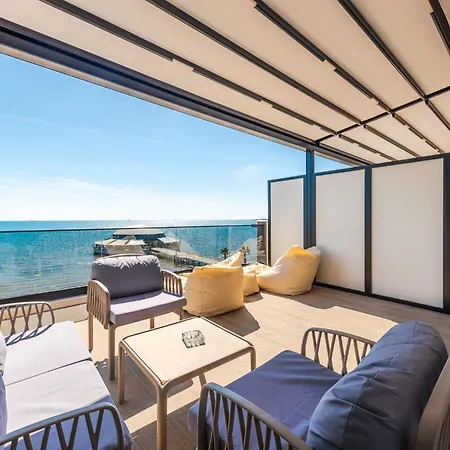 Sea View Eldo Feriehus